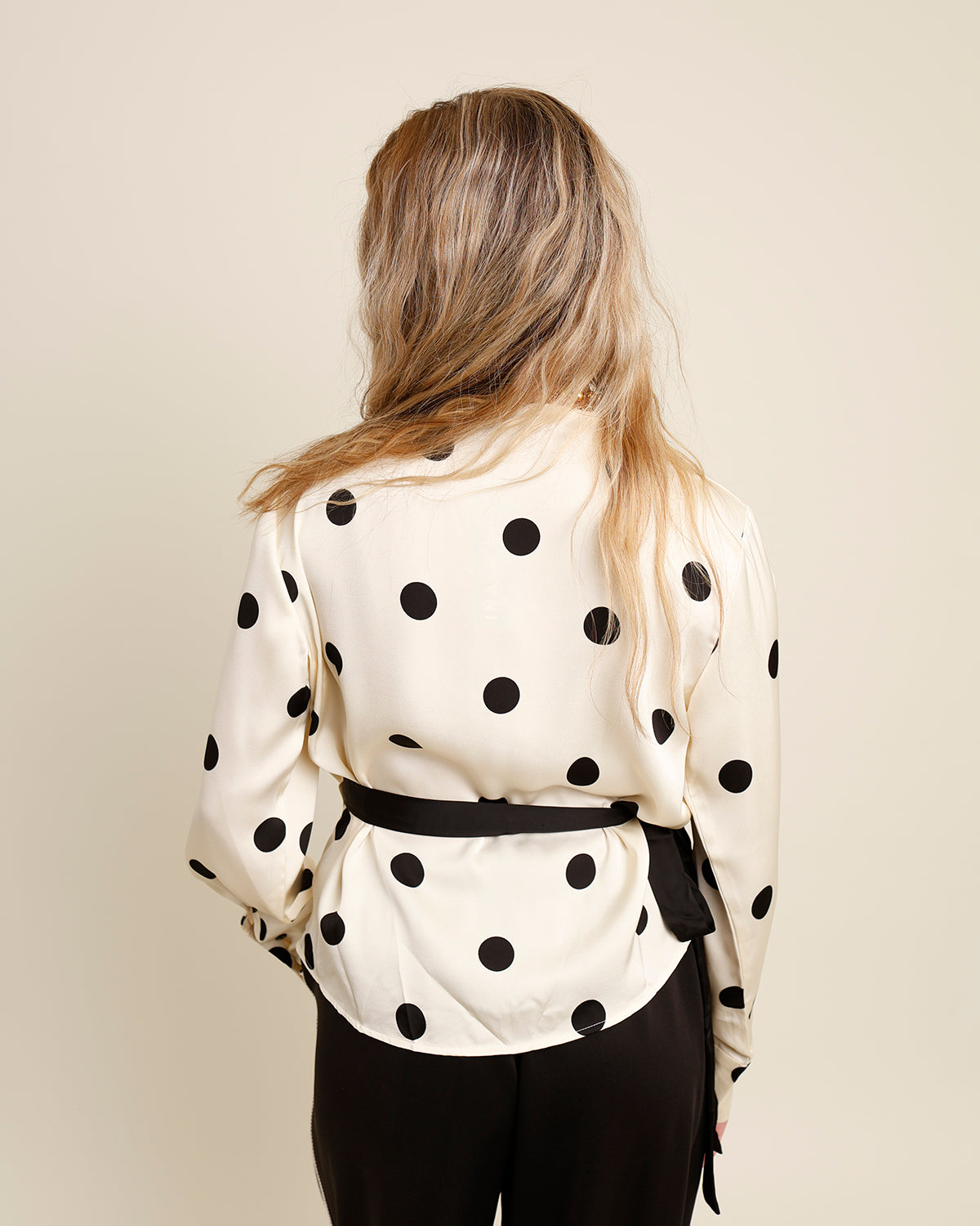 SPOT ON WRAP TOP