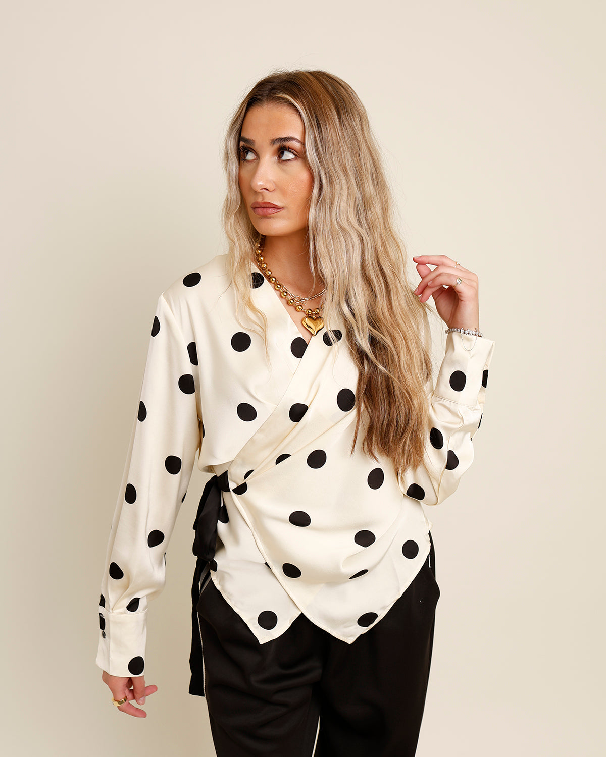 SPOT ON WRAP TOP