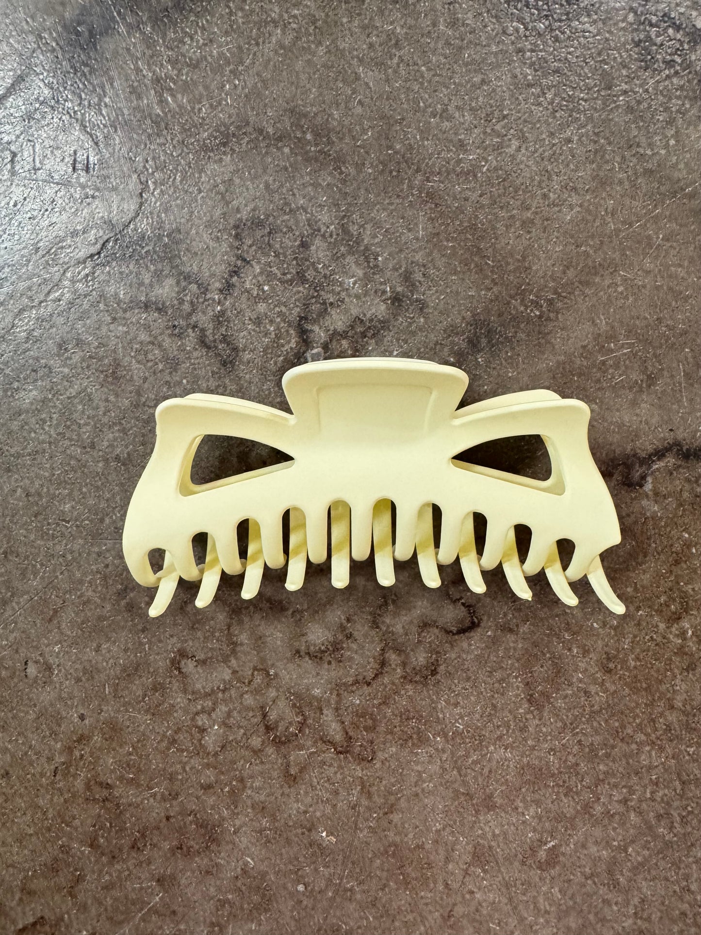 XL HAIR CLAW CLIP