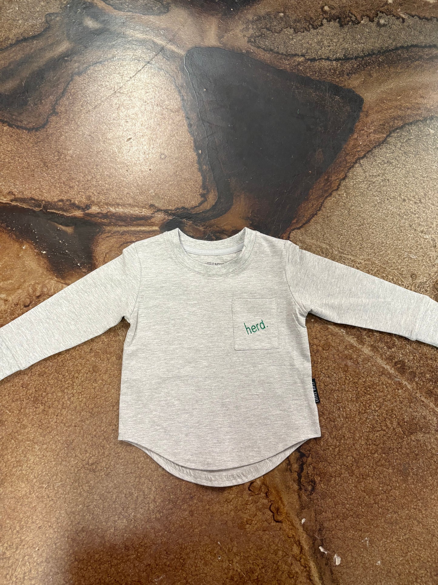 KIDS HERD. LONG SLEEVE TEE