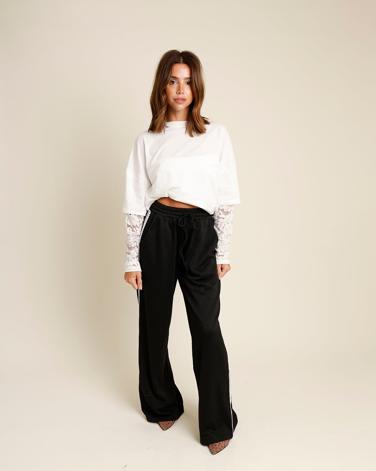 LACE ABOUT IT TEE