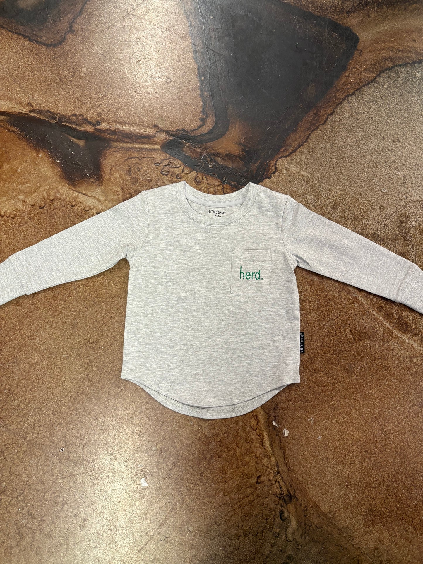 KIDS HERD. LONG SLEEVE TEE