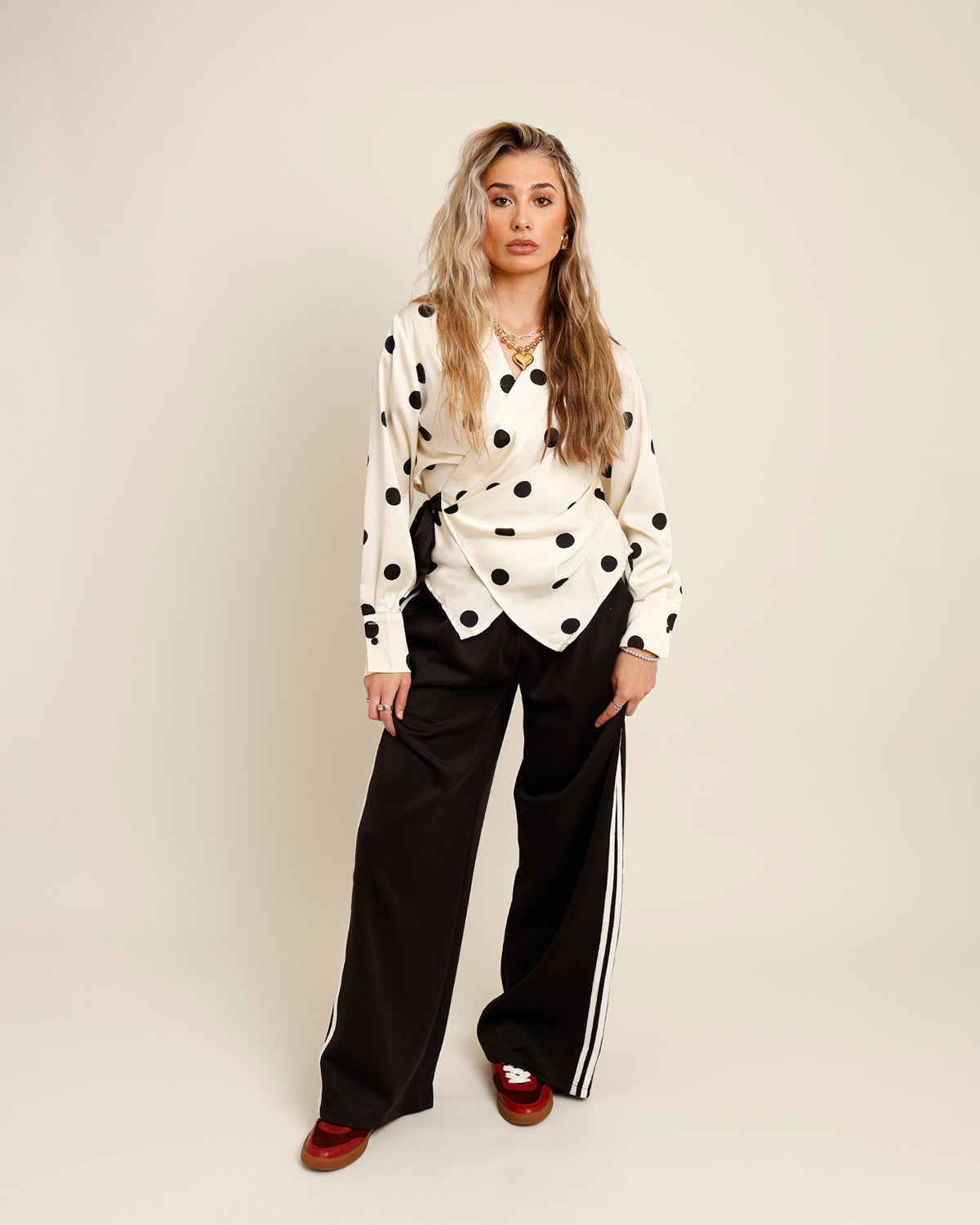 SPOT ON WRAP TOP