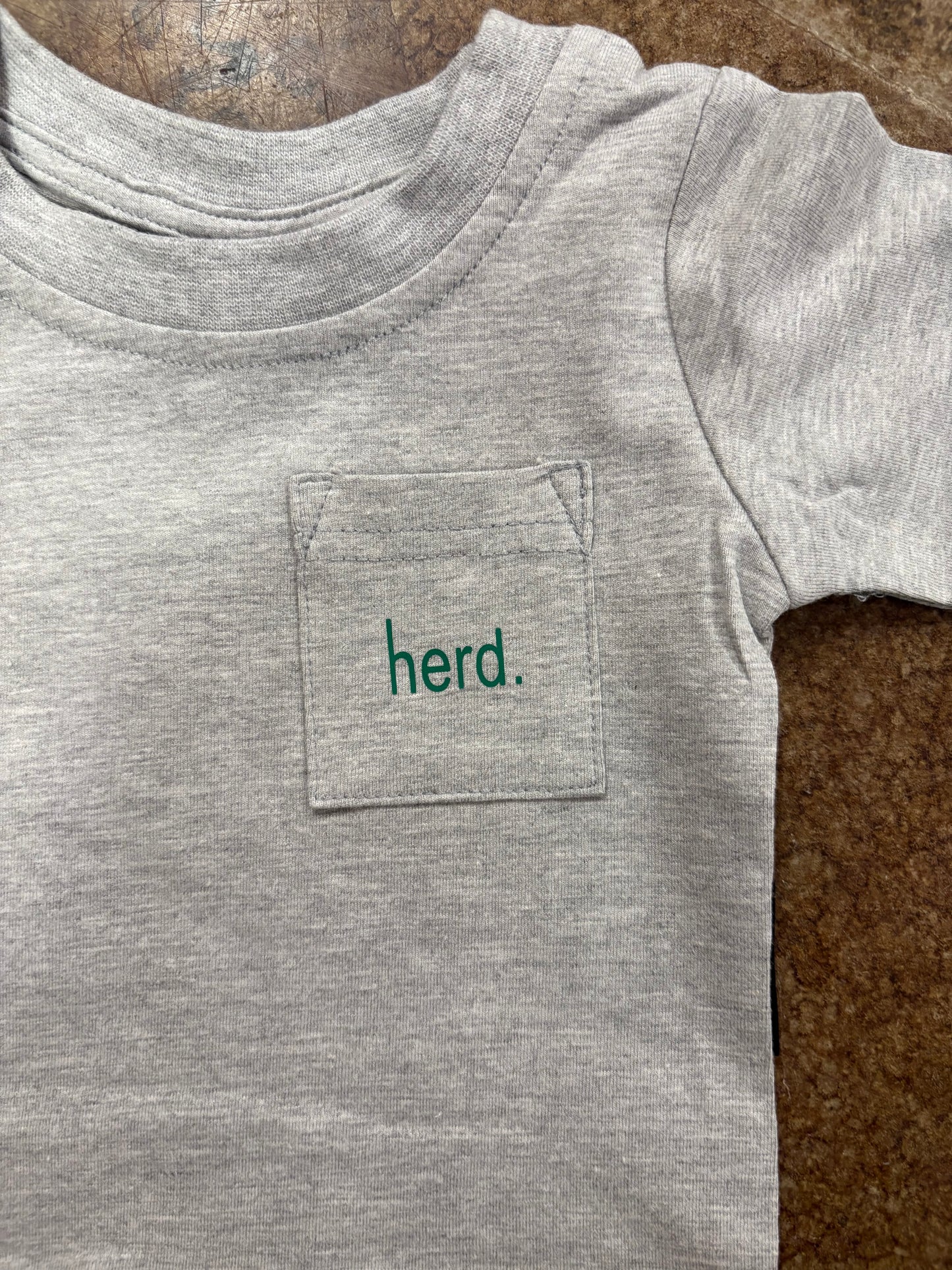 KIDS HERD. LONG SLEEVE TEE