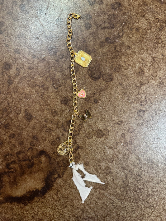 GOLDEN GAZE BAG CHARM