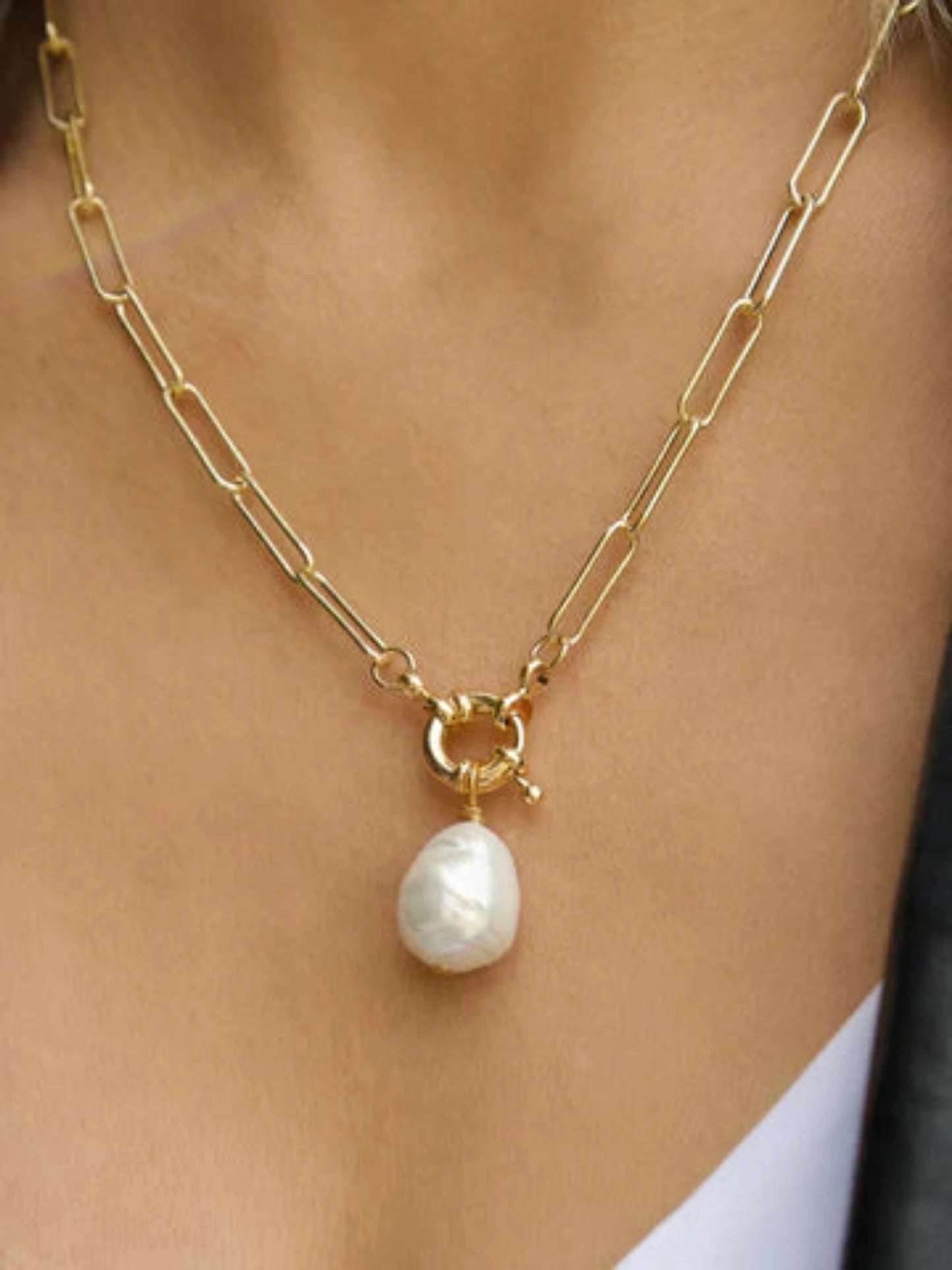 FARRAH B GOLD SHELL OUT NECKLACE - THE HIP EAGLE BOUTIQUE