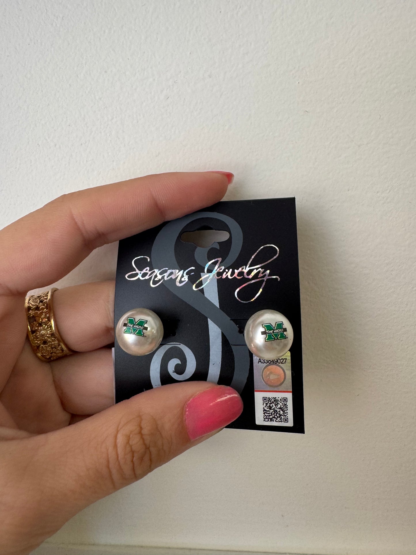 MARSHALL PEARL STUD EARRINGS