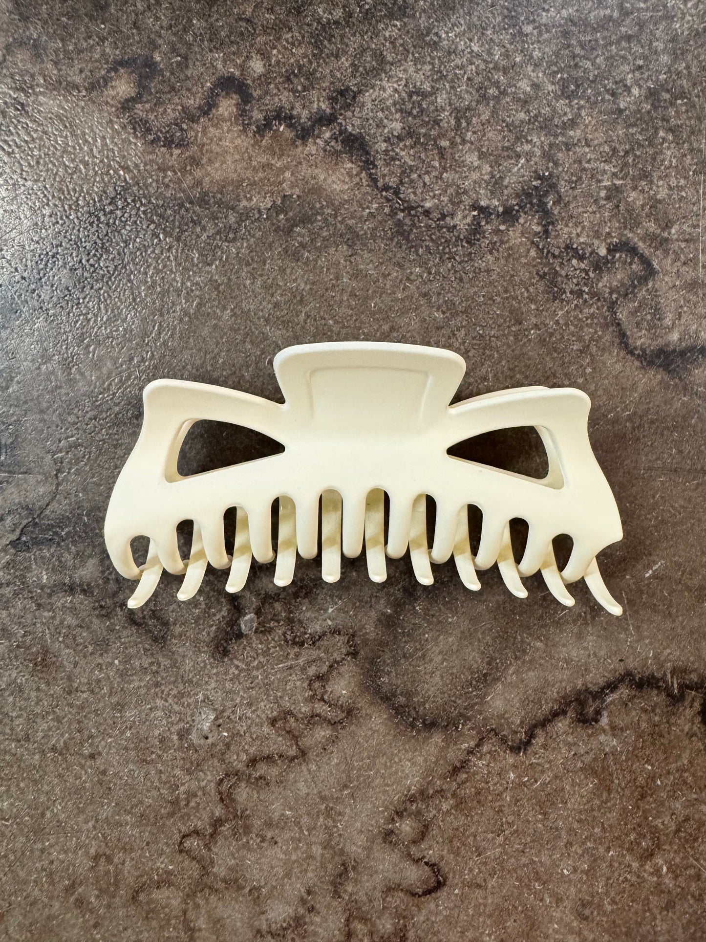 XL HAIR CLAW CLIP