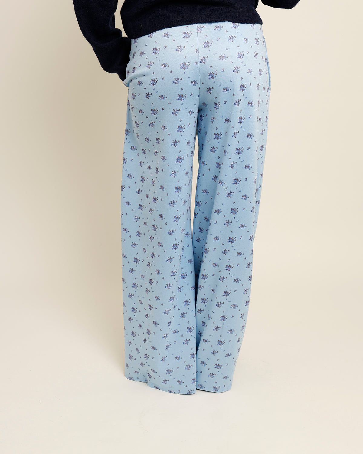 BLOOMING BLUES SWEATPANTS