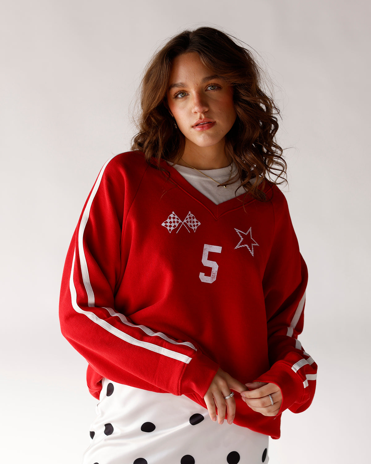 graphic sweatshirt v-neck sweatshirt daydreamer sweatshirty holiday looks outfit ideas