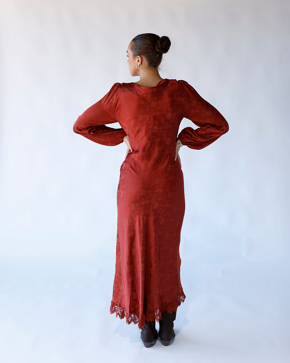 ASTR THE LABEL ILARIA JACQUARD MIDI DRESS