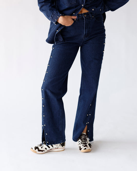studded denim dark wash concert outfit