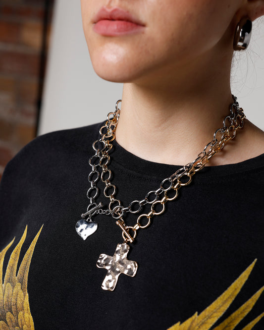 HAMMERED HEART FRONT TOGGLE NECKLACE X SILVER