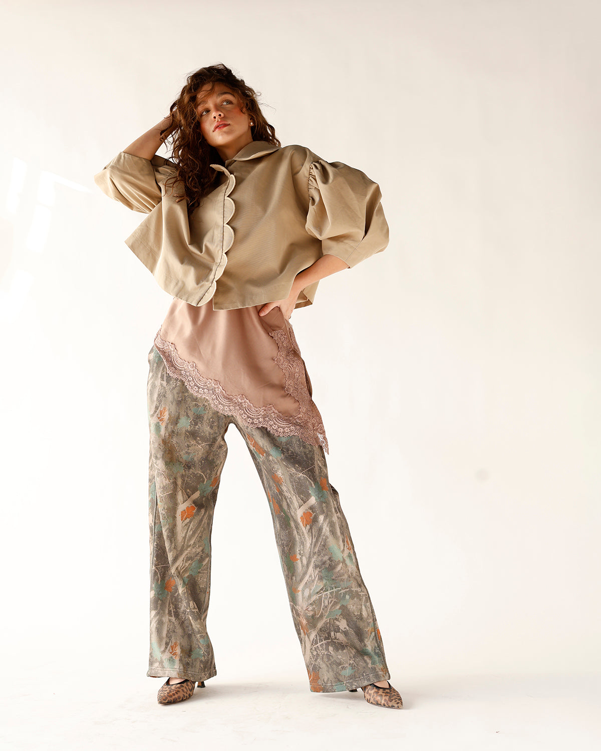 SCALLOPED SWEETHEART PUFF SLEEVE JACKET