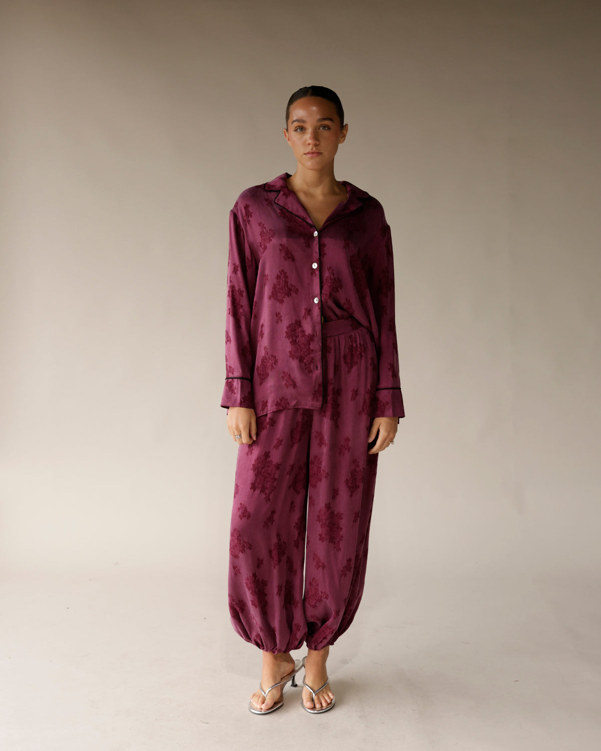 BERRY FLORAL SILK BALLOON PANTS
