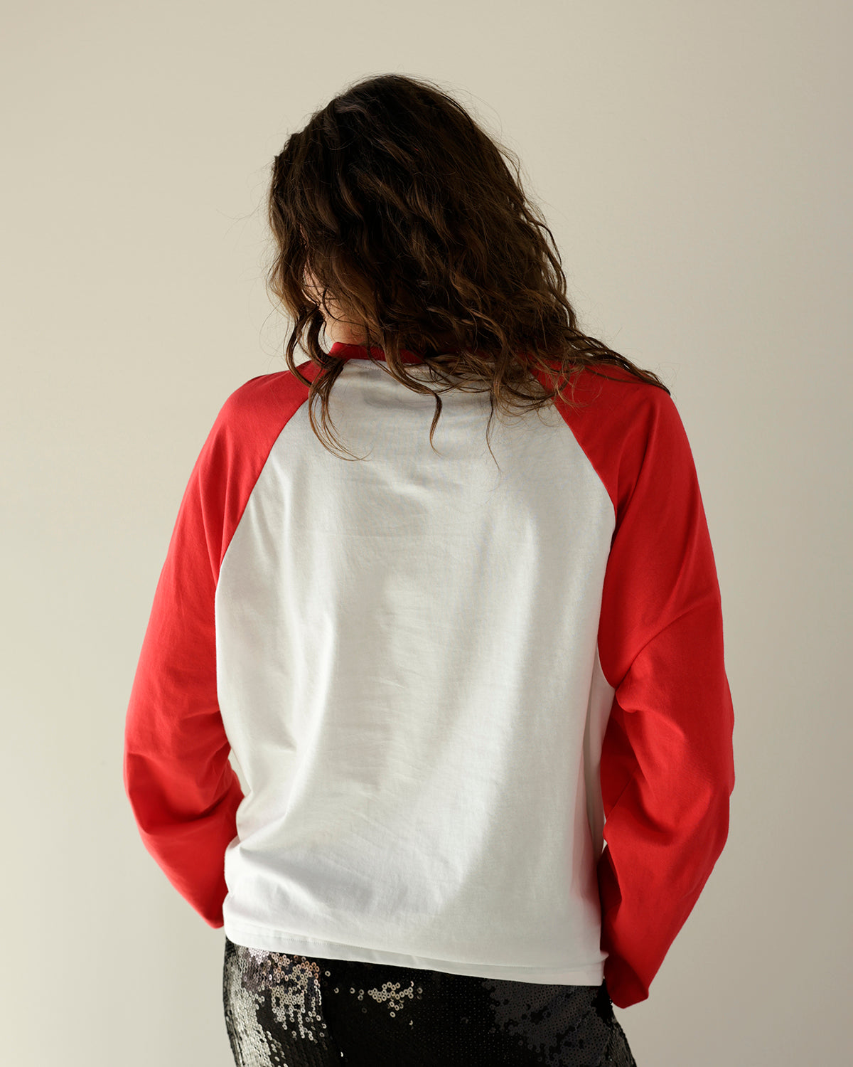 HIP COVETED RAGLAN TEE X RED