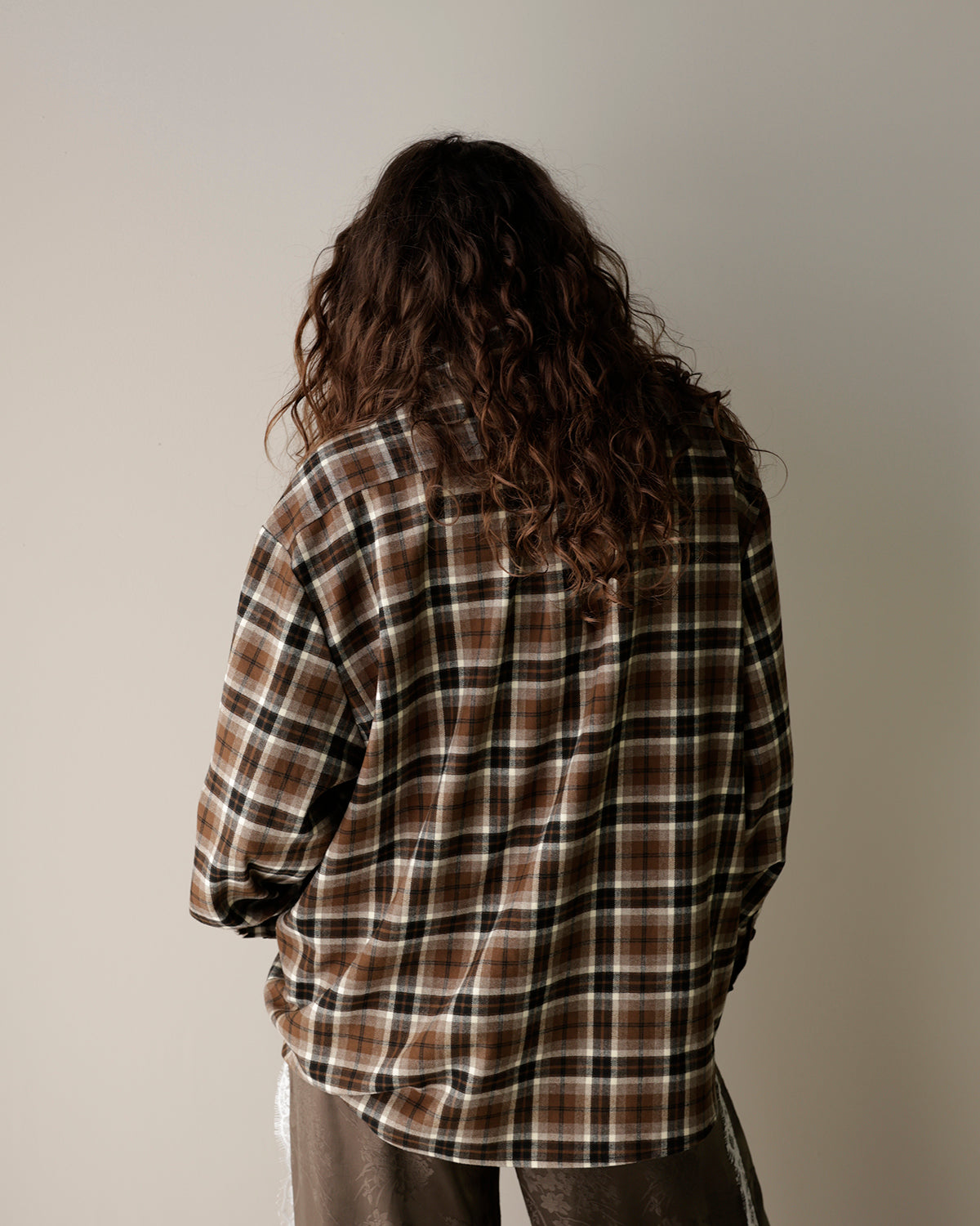 THE IT GIRL PLAID BUTTON UP