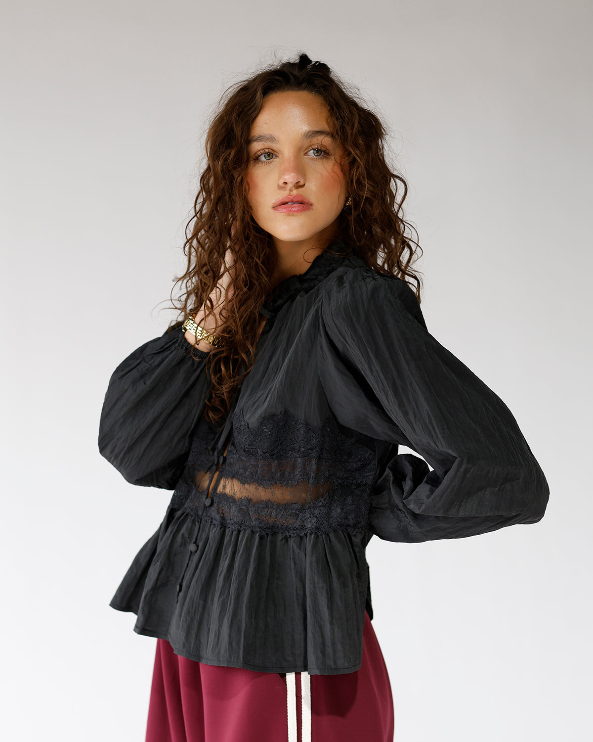 STELLA SHEER LACE DETAIL BLOUSE X BLACK