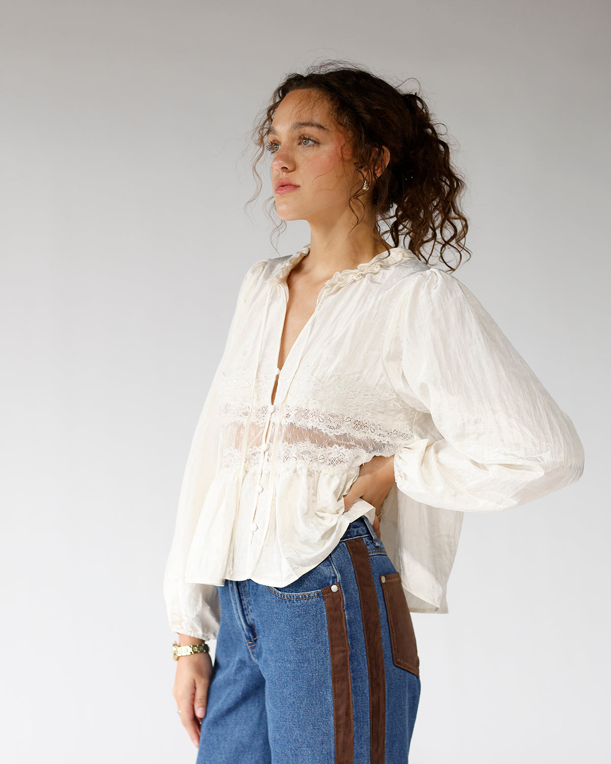 STELLA SHEER LACE DETAIL BLOUSE X WHITE