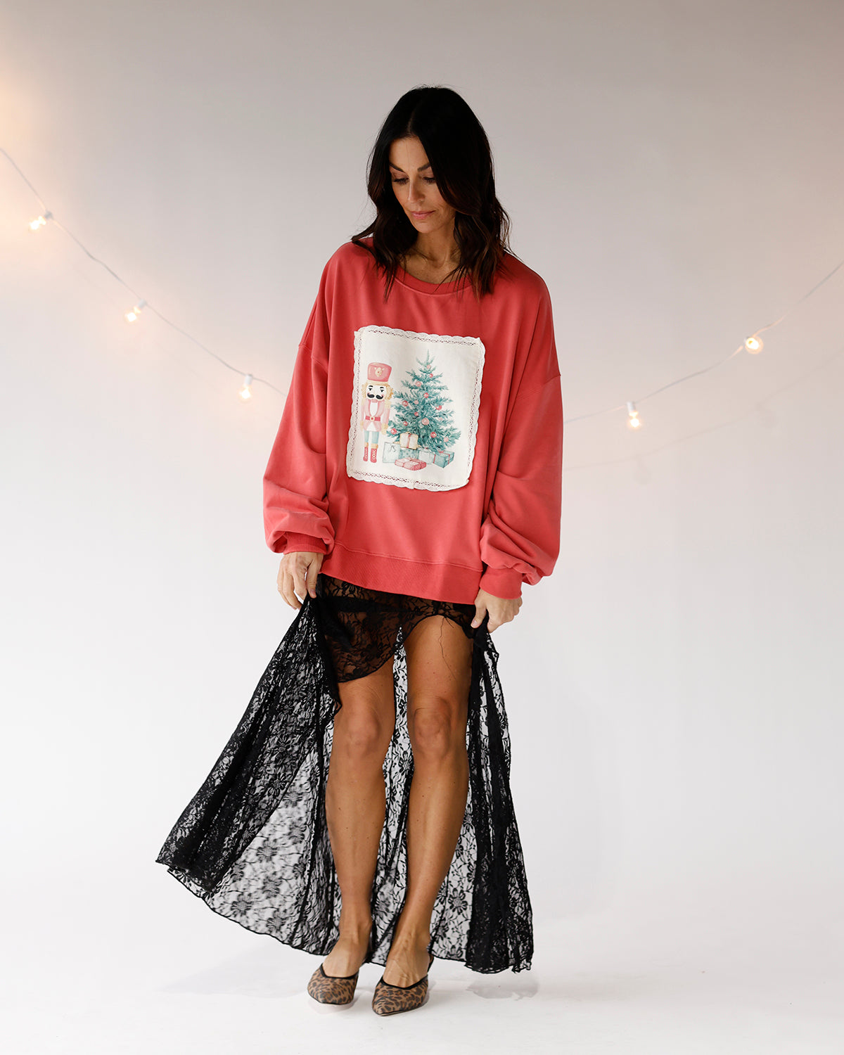 SEASON'S GREETINGS CREWNECK