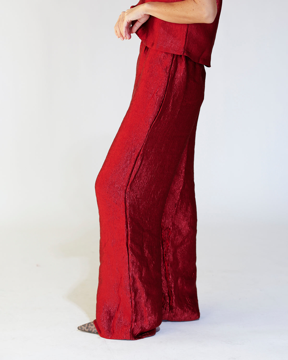 HOLIDAY CHEER WIDE LEG PANTS X BURGUNDY