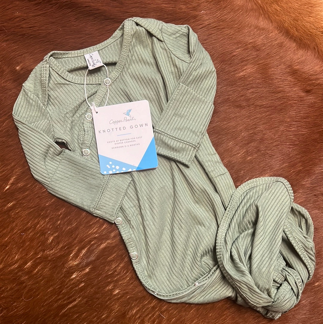 COPPER PEARL NEWBORN KNOTTED GOWN IN CLOVER