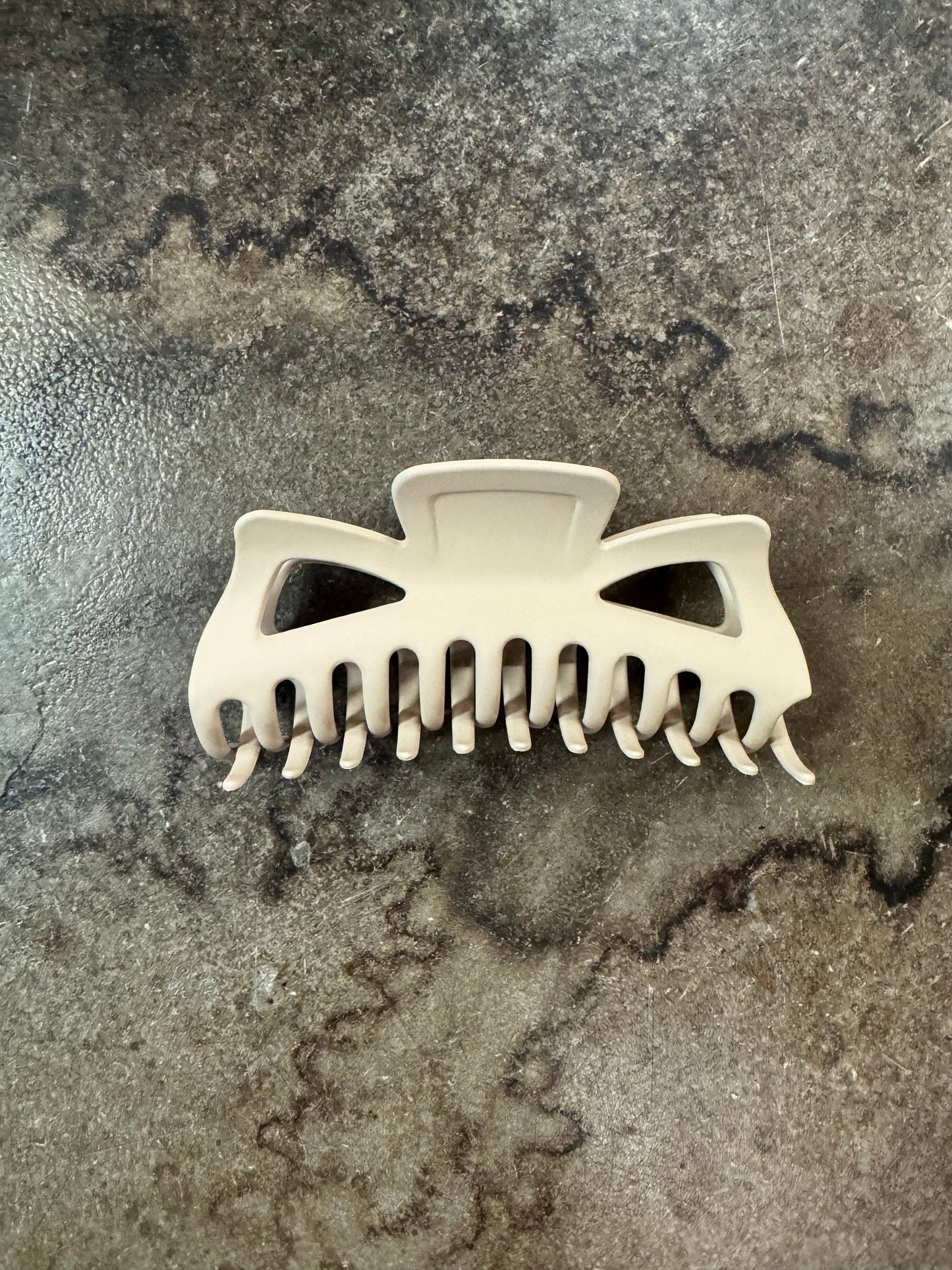 XL HAIR CLAW CLIP