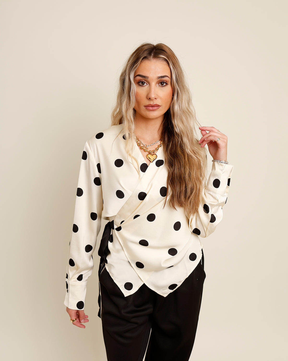SPOT ON WRAP TOP