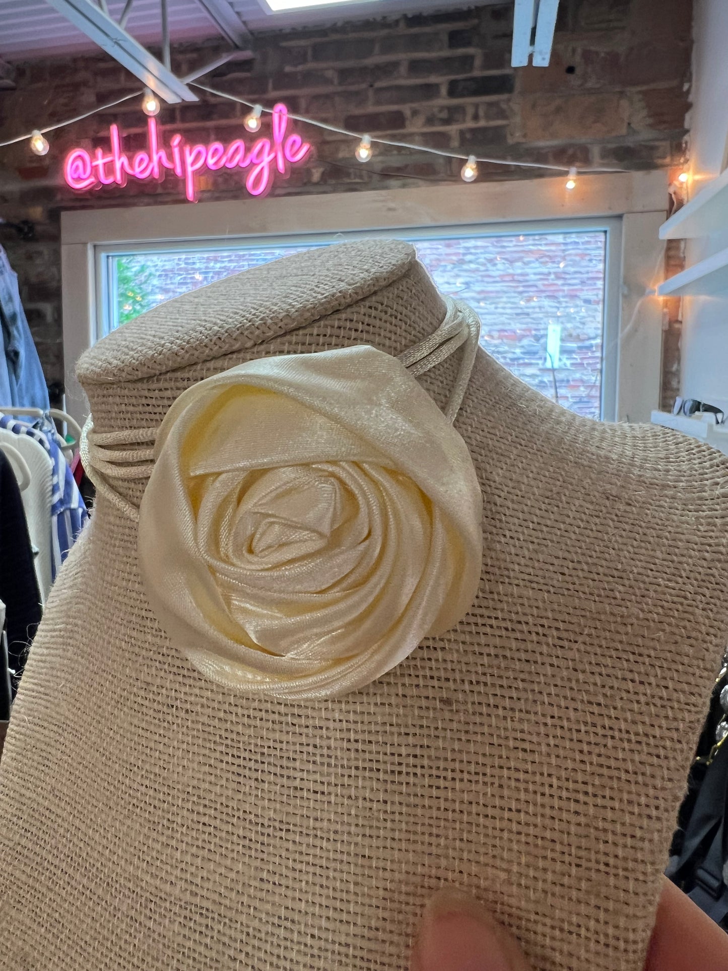 ROSETTE TIE NECKLACE