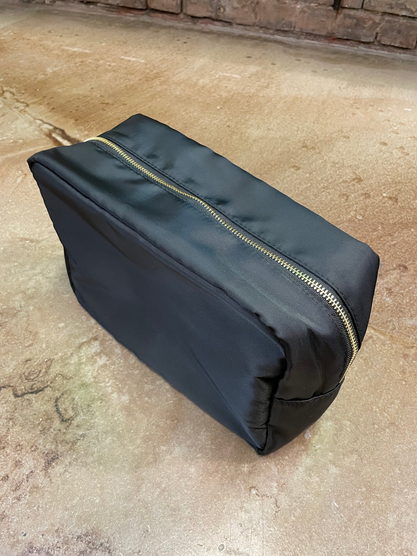 TRAVEL ACCESSORIES LARGE COSMETIC BAG - THE HIP EAGLE BOUTIQUE