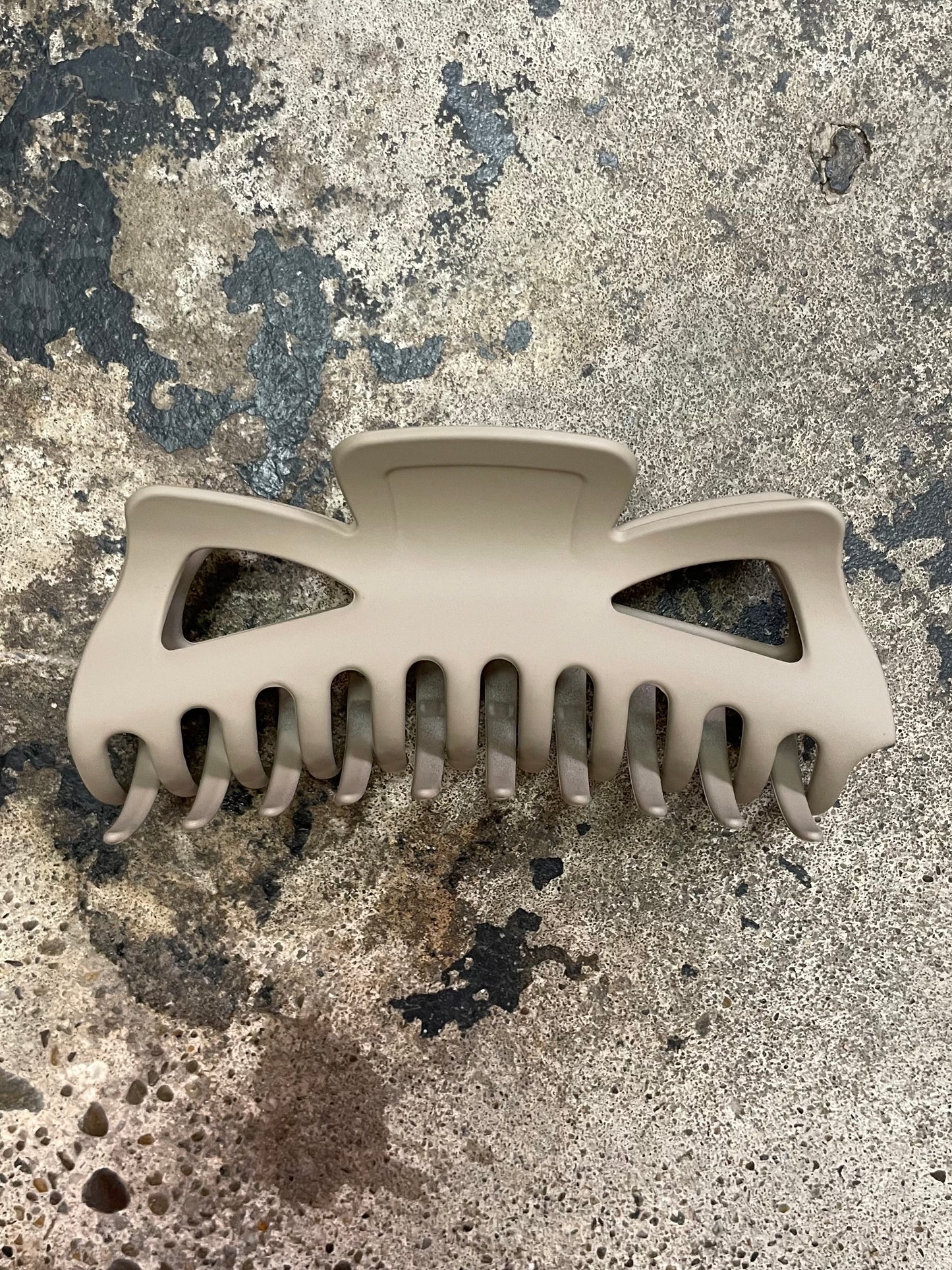 XL HAIR CLAW CLIP