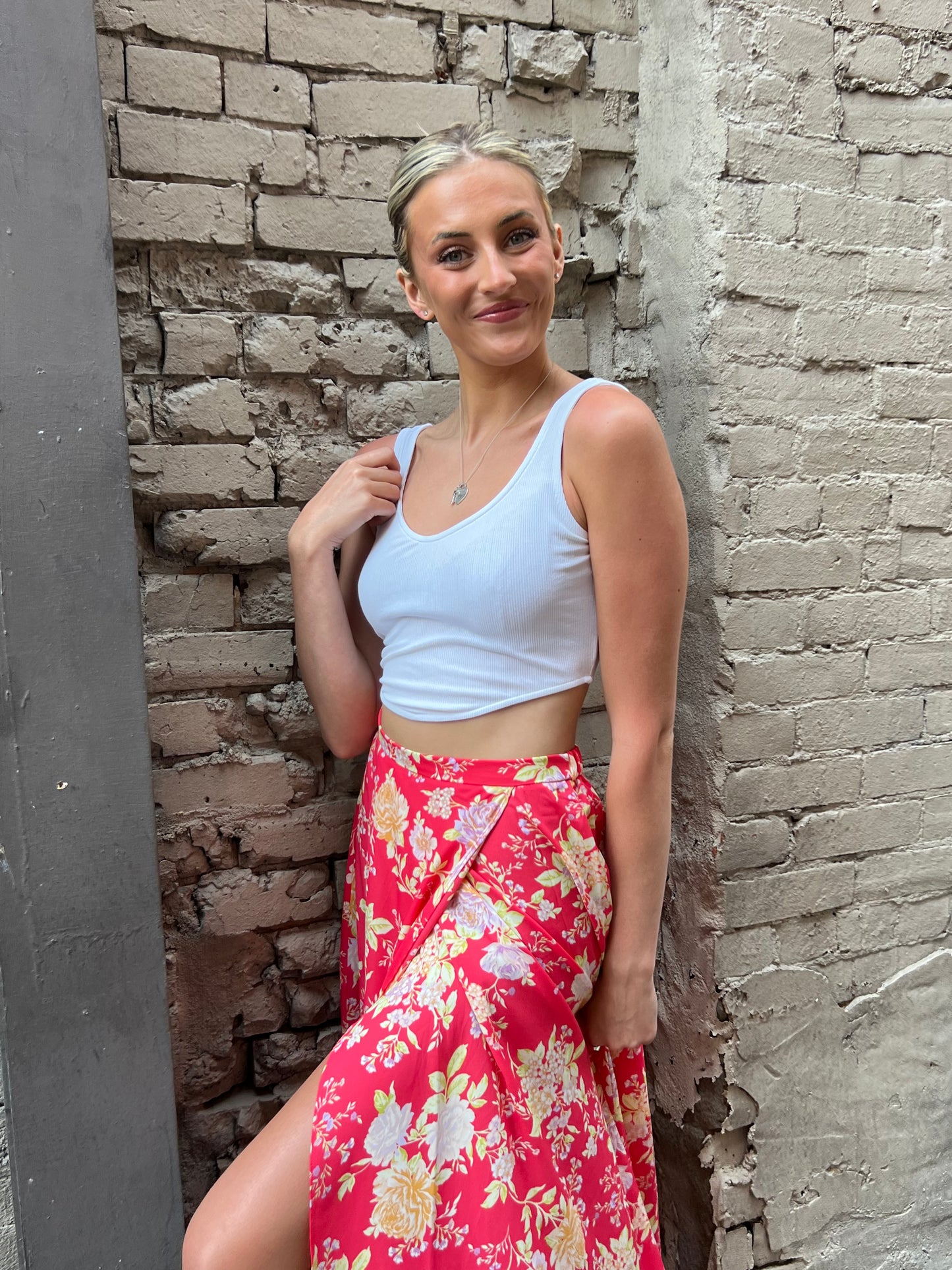 CHIC EVERYDAY WHITE CROPPED TANK TOP - THE HIP EAGLE BOUTIQUE