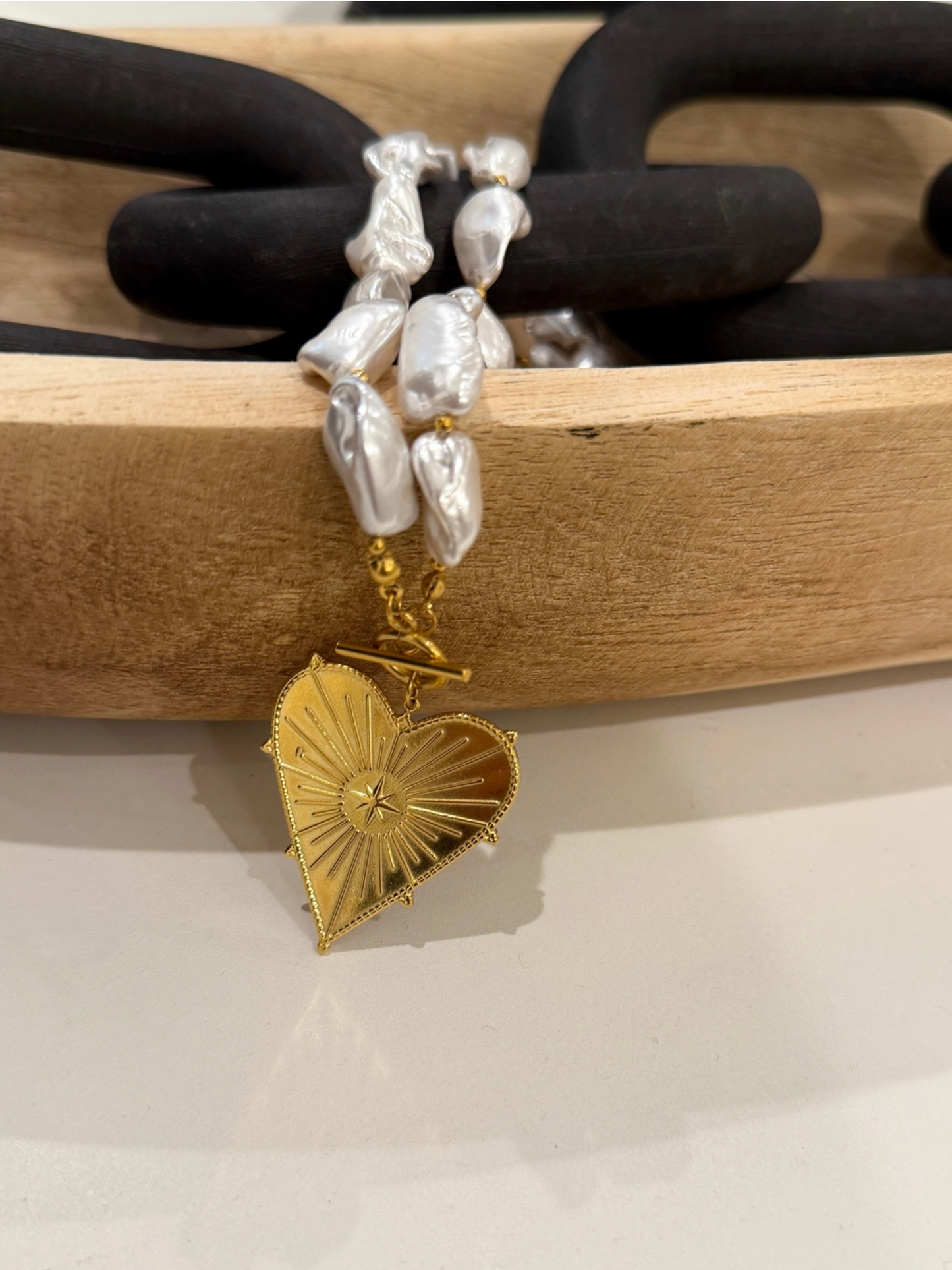 BLAZE CHUNKY PEARL AND HEART PENDANT NECKLACE