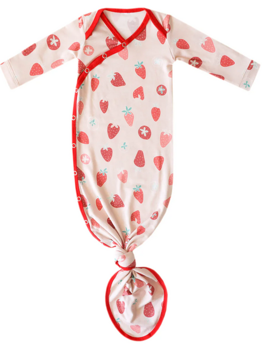 COPPER PEARL NEWBORN KNOTTED GOWN IN STRAWBERRY