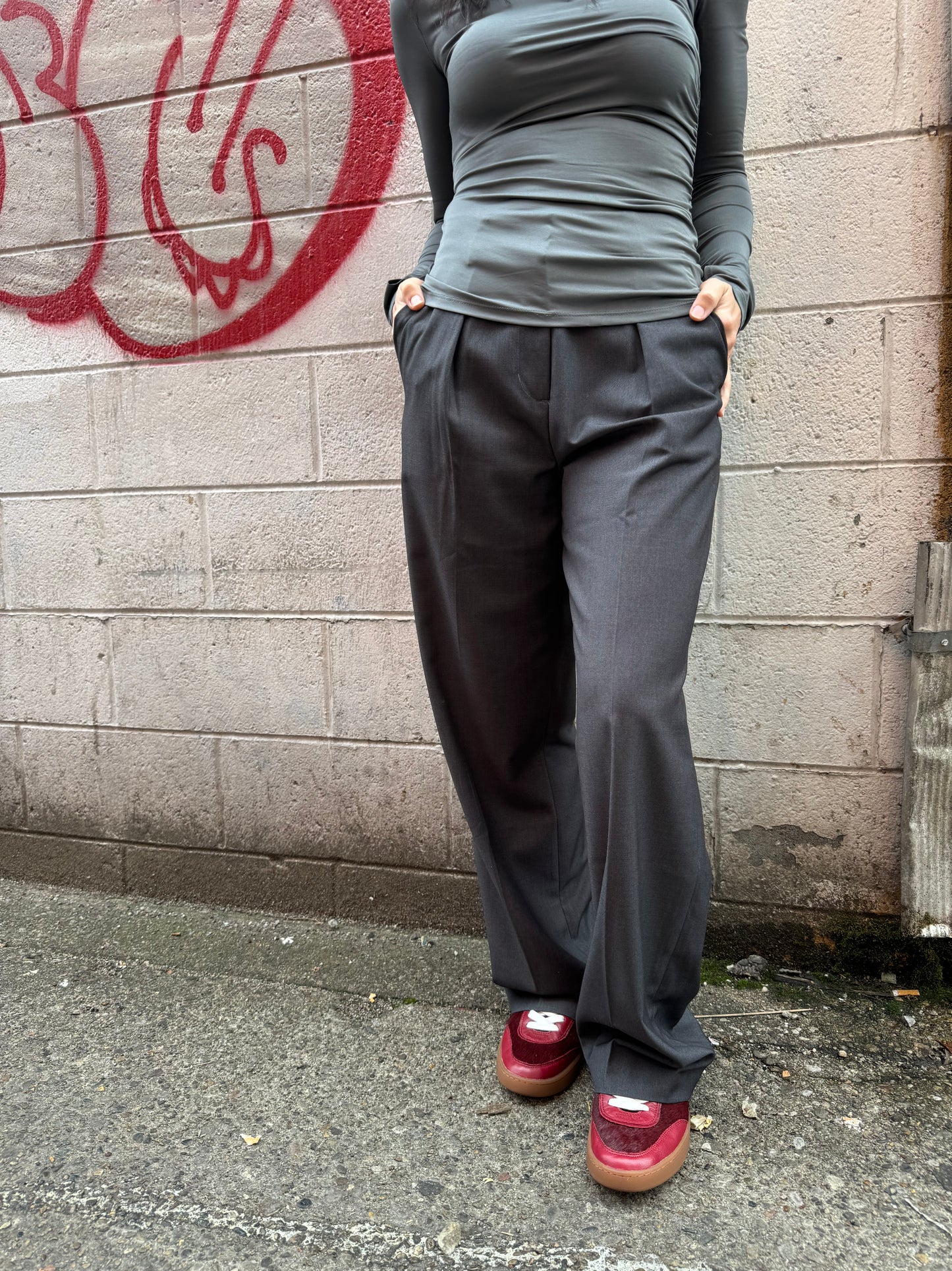 NIA SLY PANT X CHARCOAL