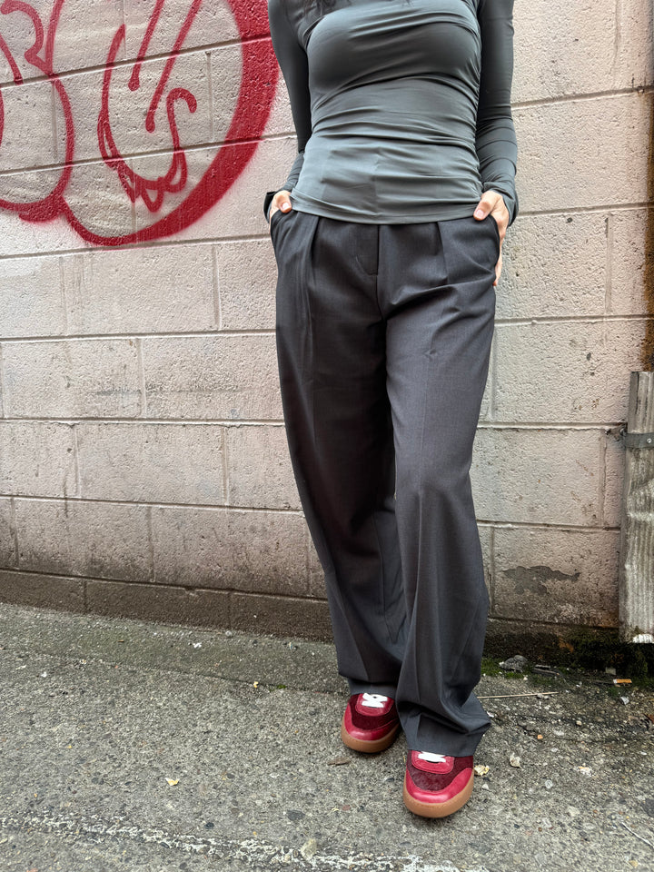 NIA SLY PANT X CHARCOAL