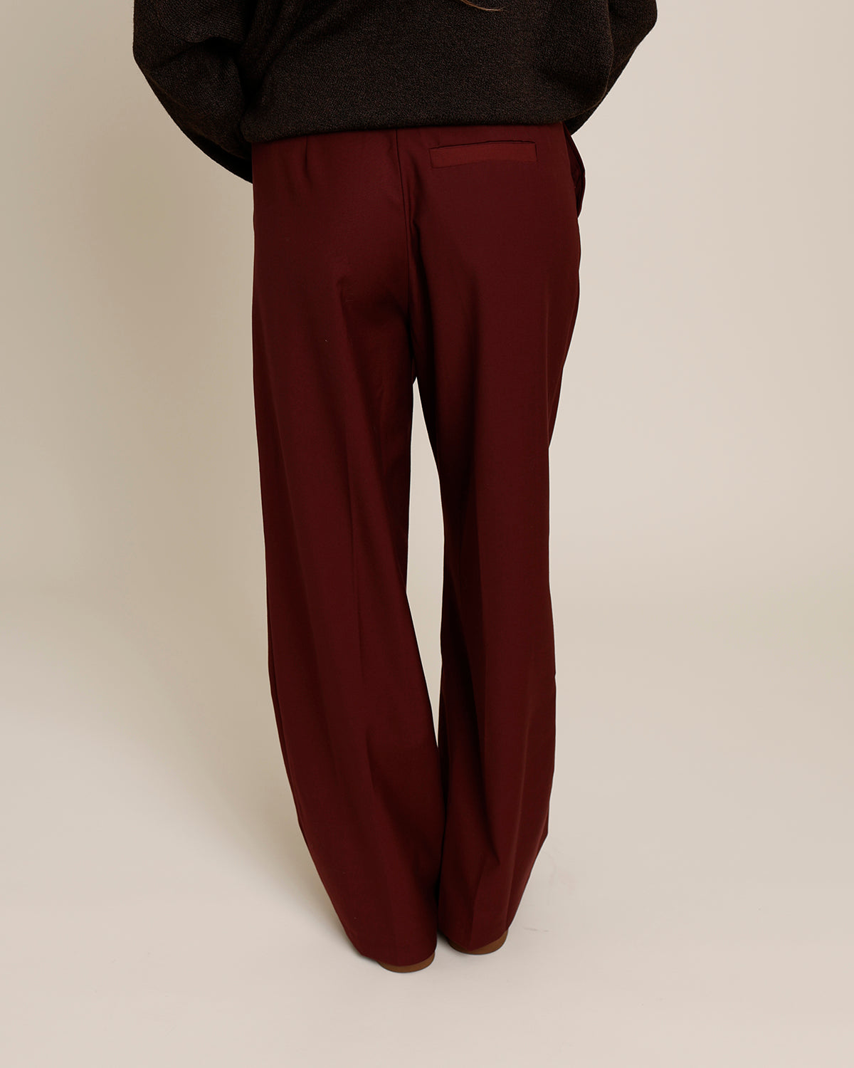 NIA SLY PANT X CHERRY COLA