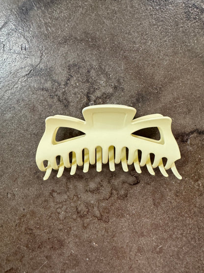XL HAIR CLAW CLIP