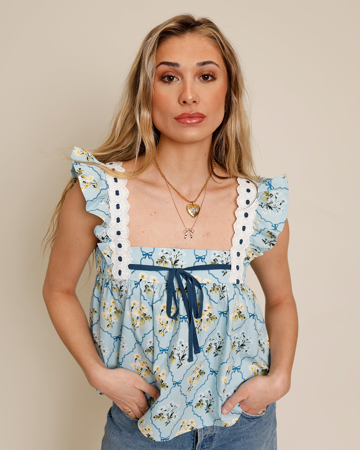 MAE FLORAL FLUTTER SLEEVE TOP