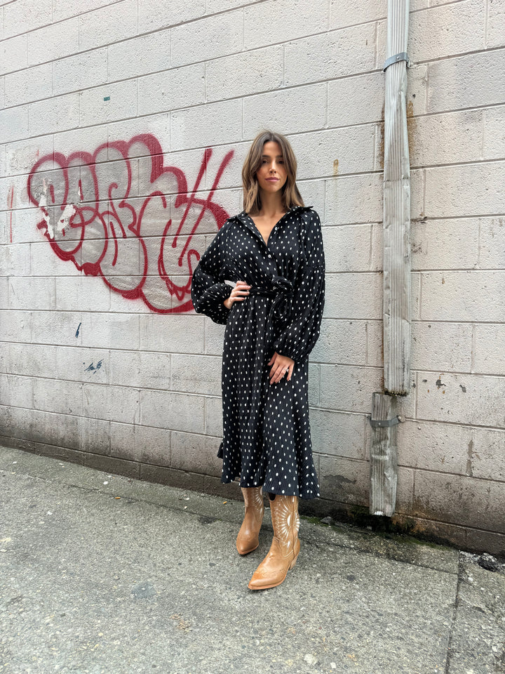 DOT TO DOT BELTED MAXI