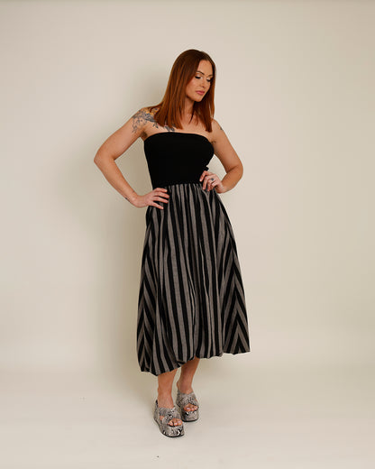 EVELYN STRAPLESS STRIPED BUBBLE HEM MIDI DRESS