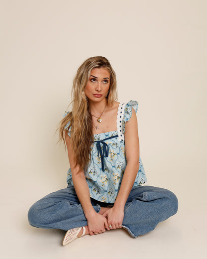 MAE FLORAL FLUTTER SLEEVE TOP