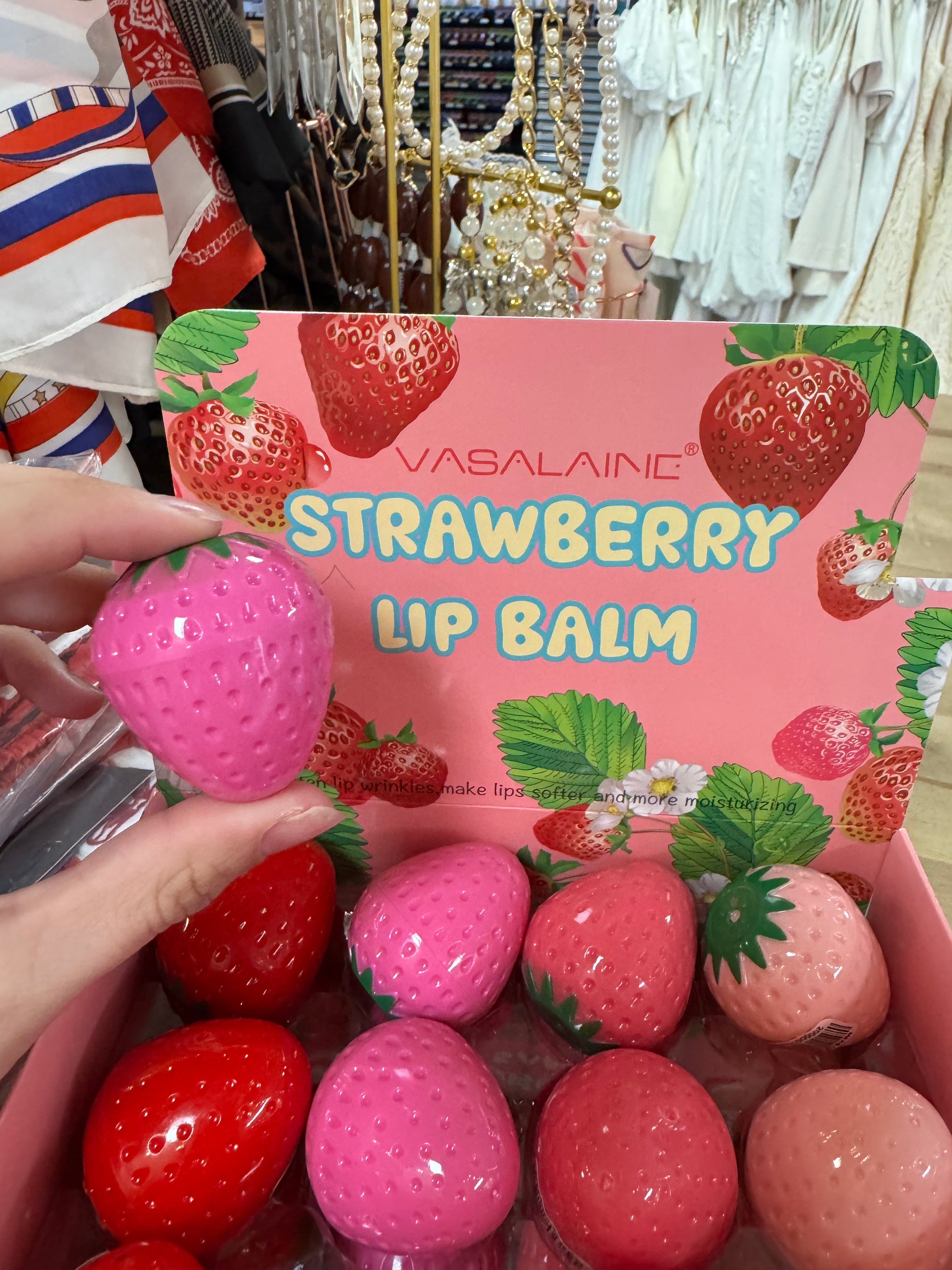 邦楽 STRAWBERRY FIELDS Lips Like Strawberry STRAWBERRY LIP BALM – The Hip Eagle