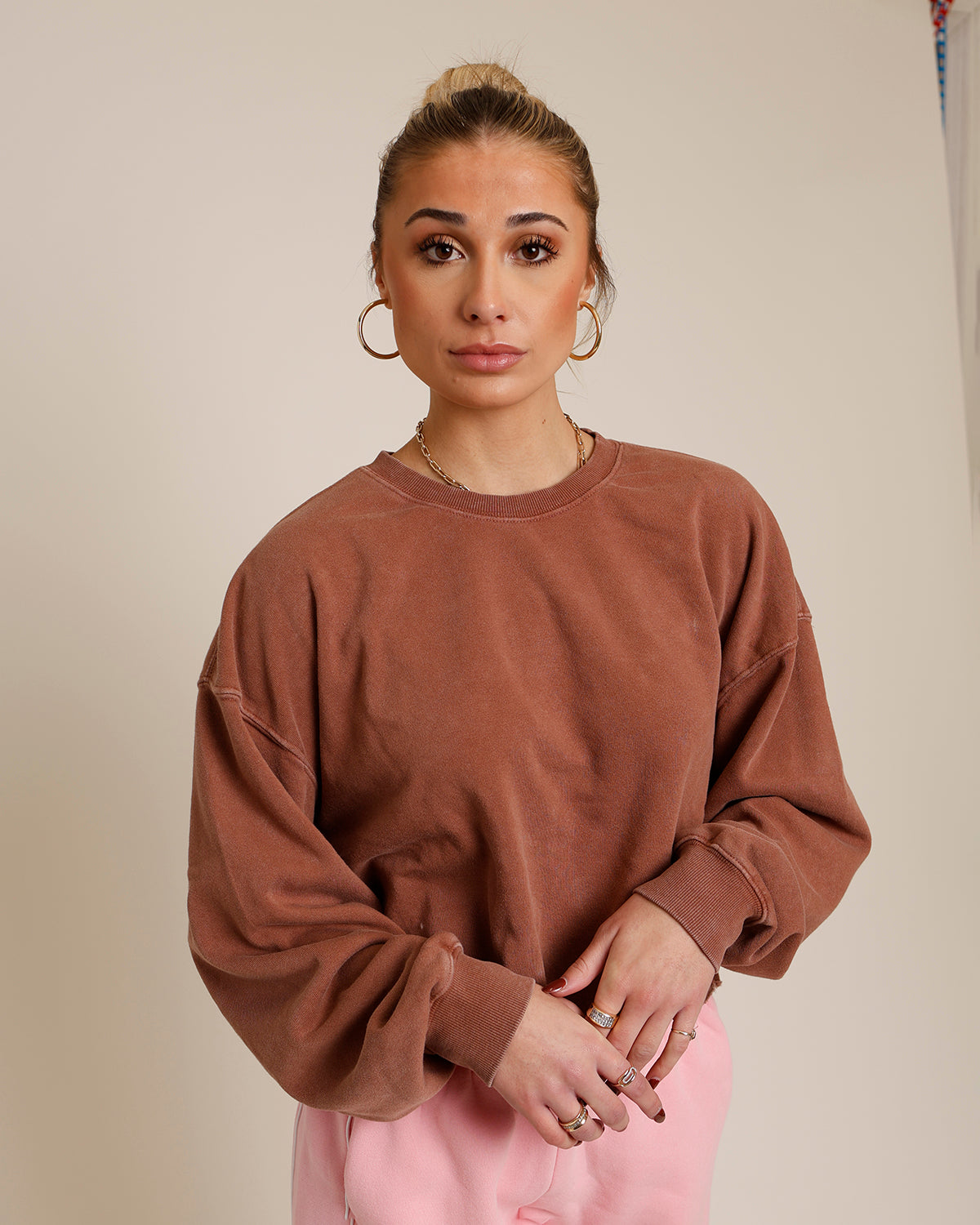 CASUAL CROP SWEATSHIRT X CHESTNUT