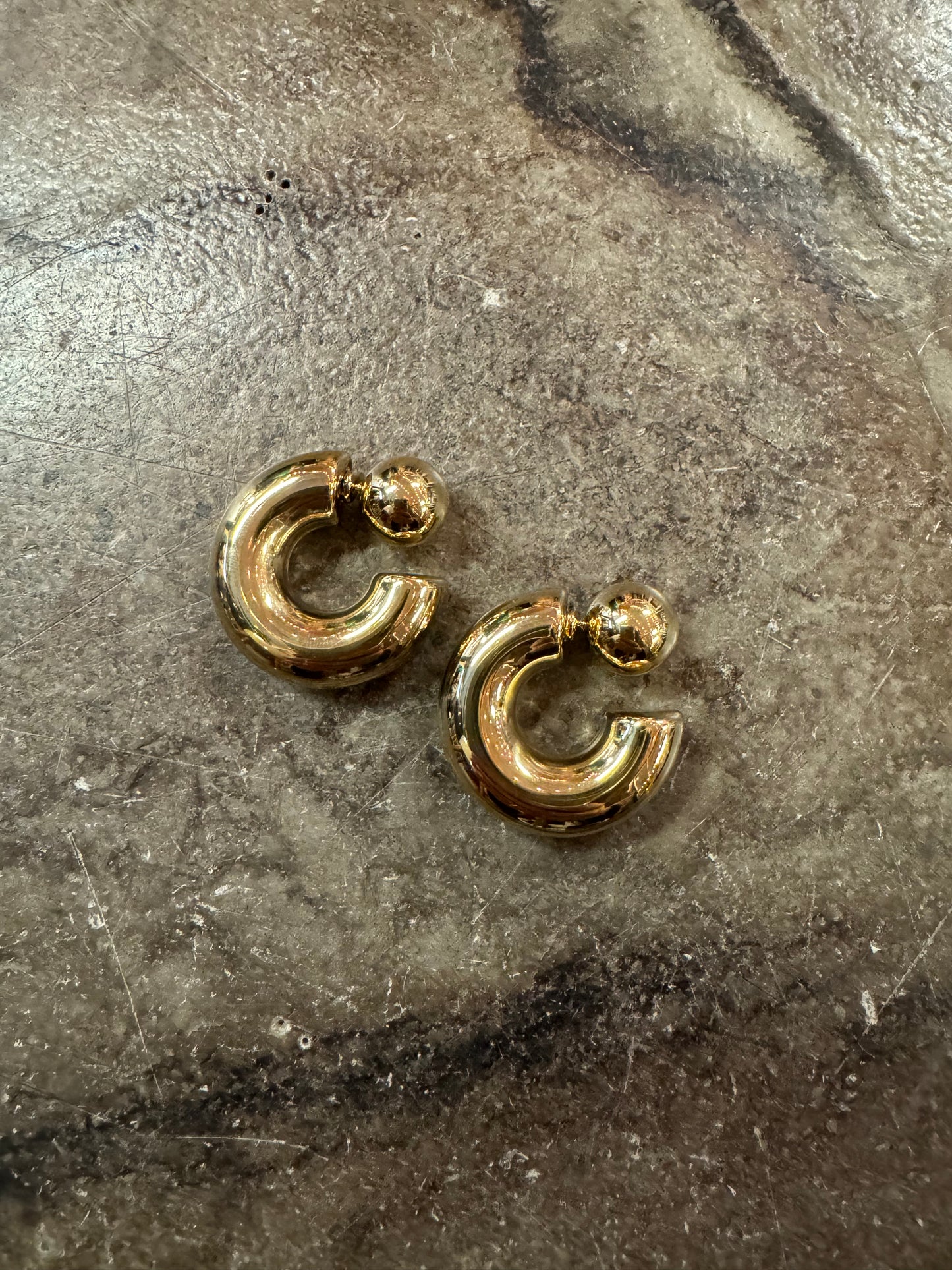 PUFFY HOOP EARRINGS X GOLD