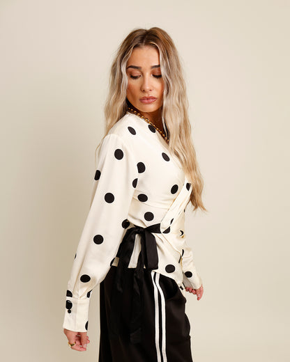 SPOT ON WRAP TOP