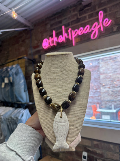 STONE LAVA FISH BEADED NECKLACE X BROWN