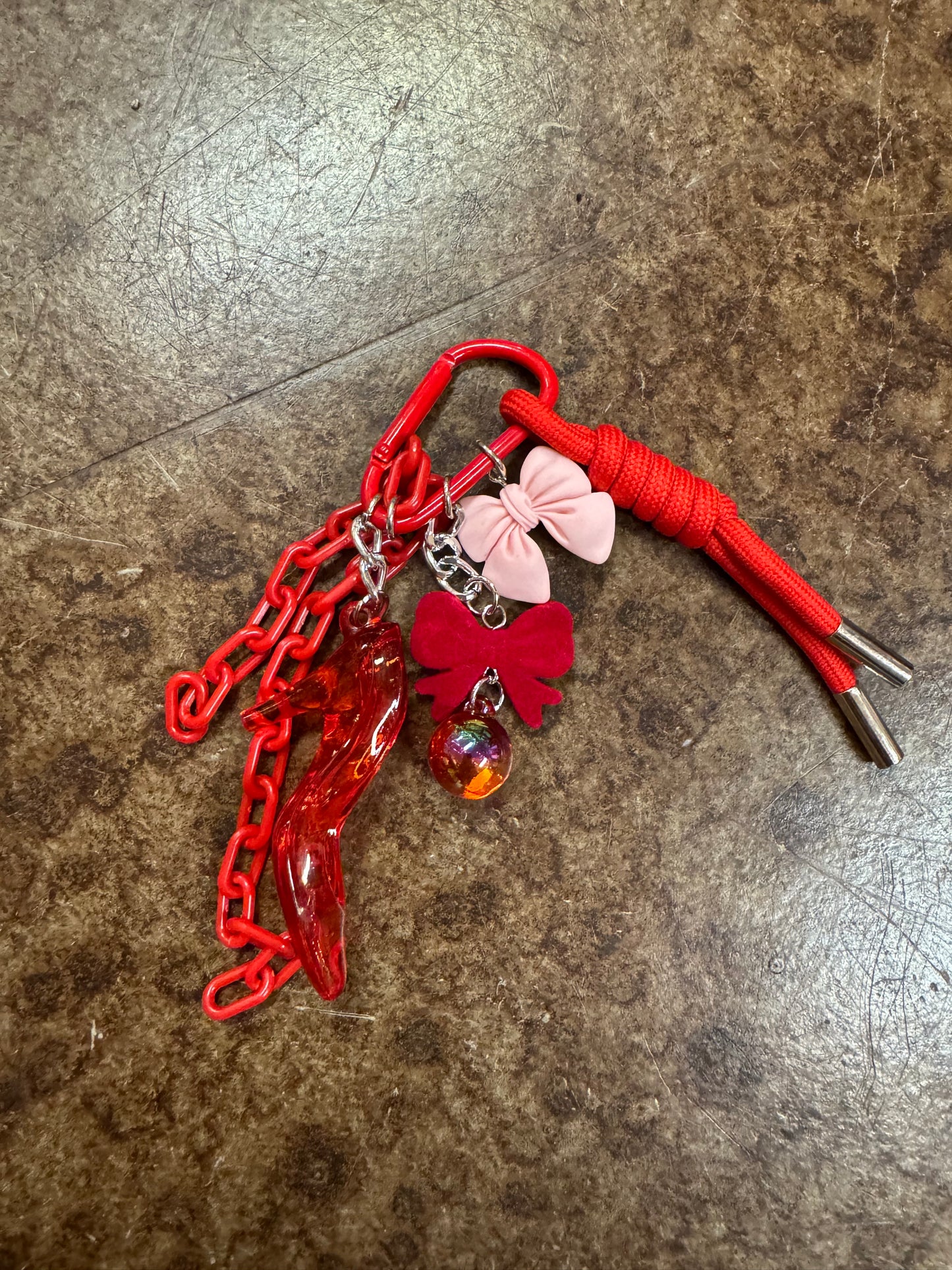 ROUGE RUNWAY BAG CHARM