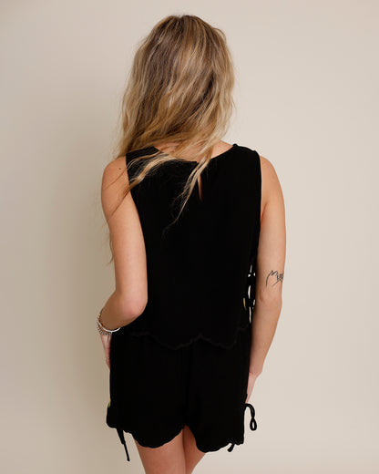DEJA VU SCALLOPED SHORTS
