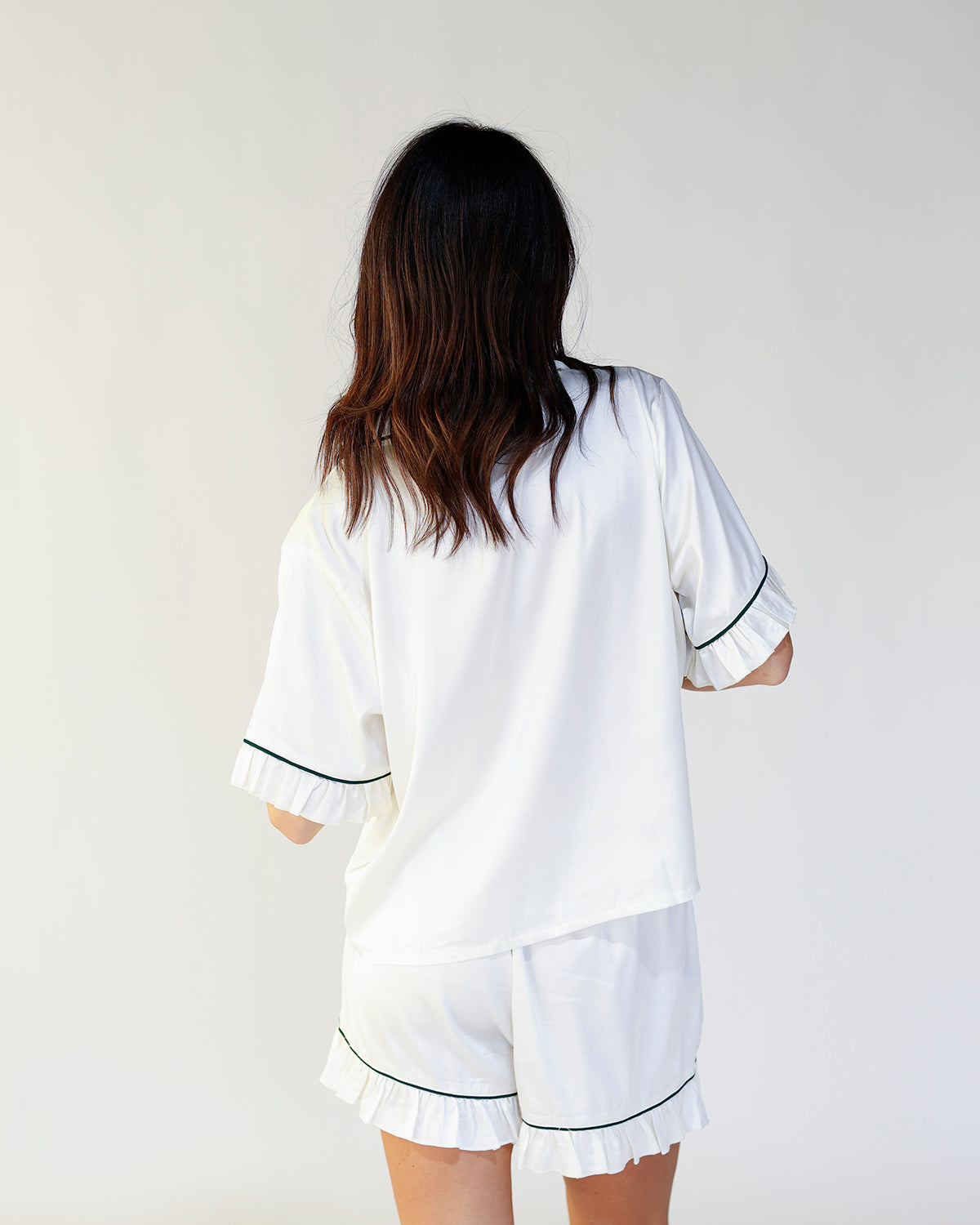 UNDER THE MISTLETOE PAJAMA SET